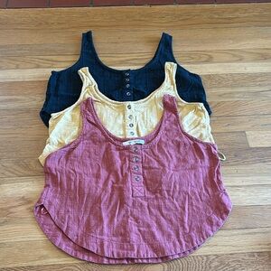 Rip Curl- Bundle of 3 Cropped Tanks